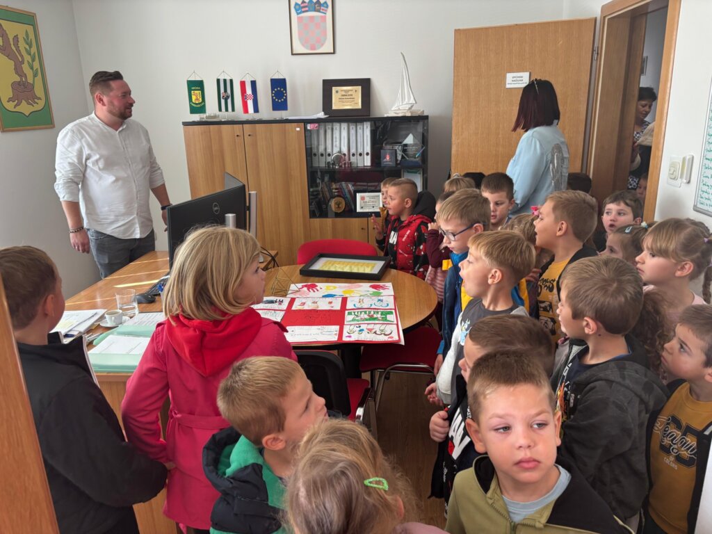 560013174 10238791273348783 340414170823894515 N