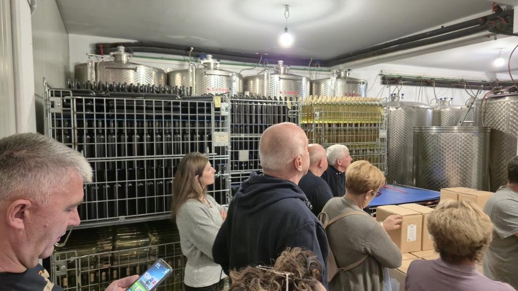 566379686 2126572054500045 8157145738580849104 N