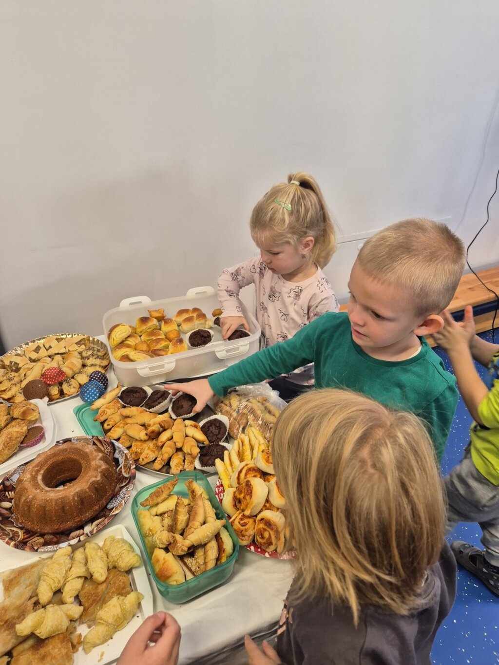 568401915 1231348775692785 1003694843428042176 N