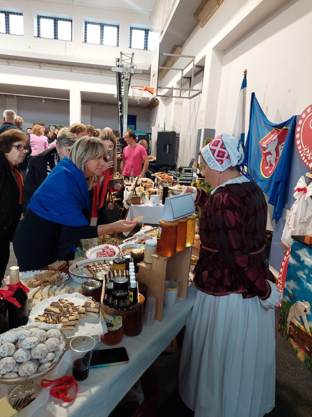 5da25f18 8017 4388 9288 406b22f5a5d5