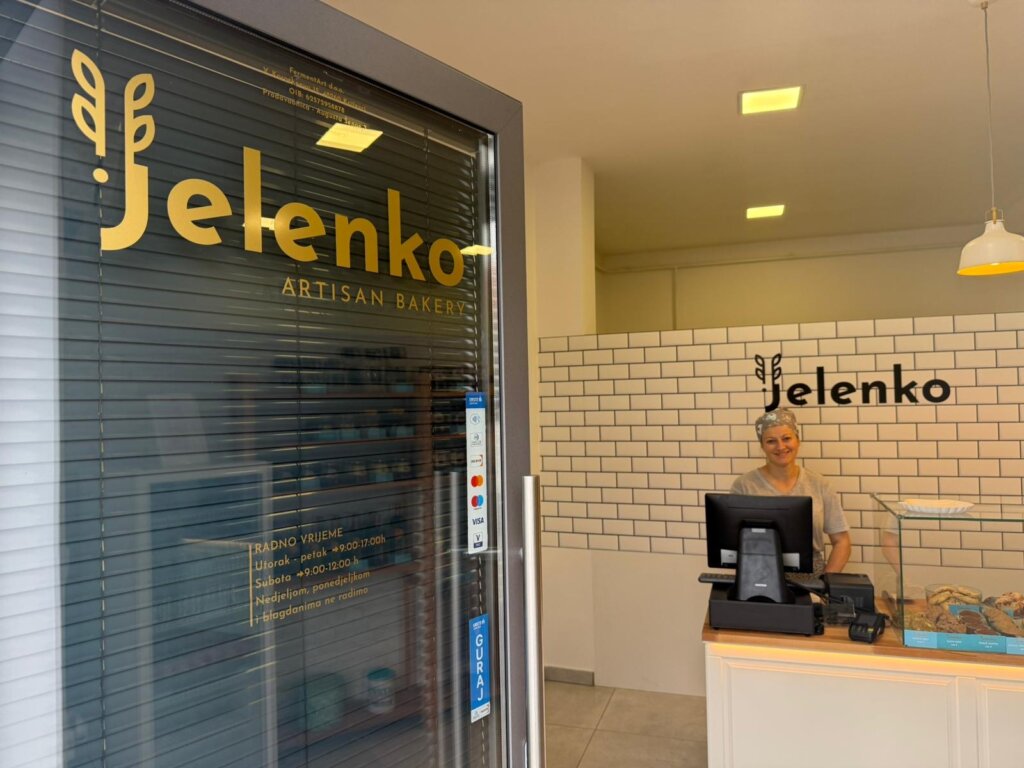 78199b7c E9e7 49fc Bd9d 07d780bb8e69