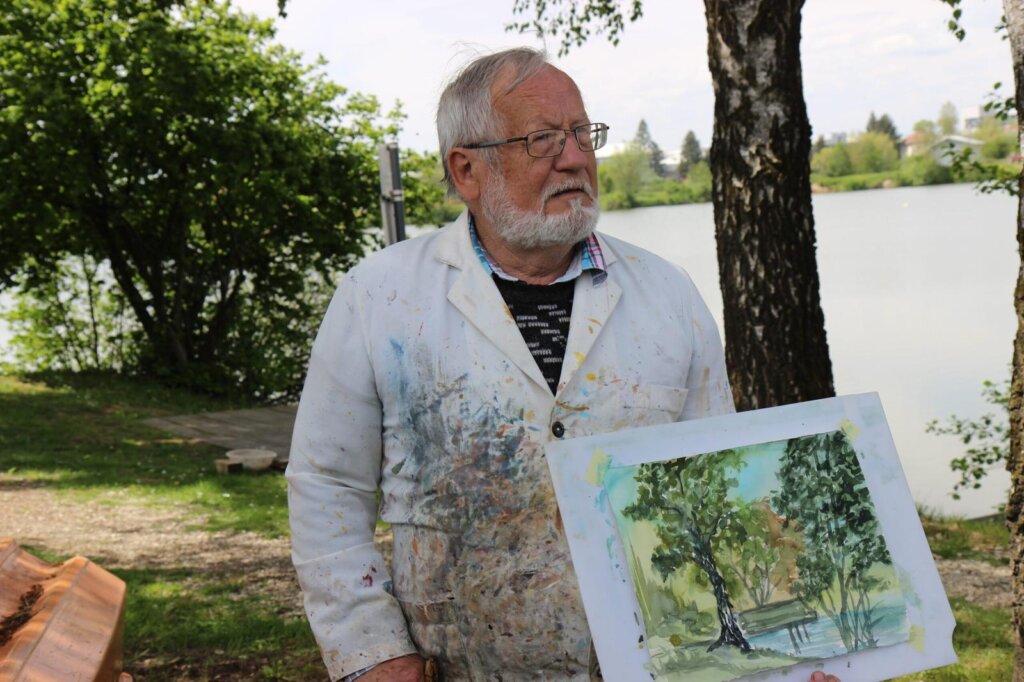 782e4ec8 3327 4e60 8581 A21904c5d87d