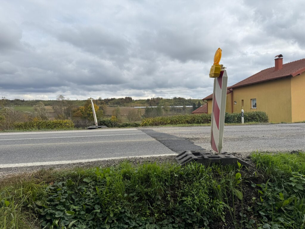 9ee08d7a 6a66 4747 B4fd 9b8eb1839d27