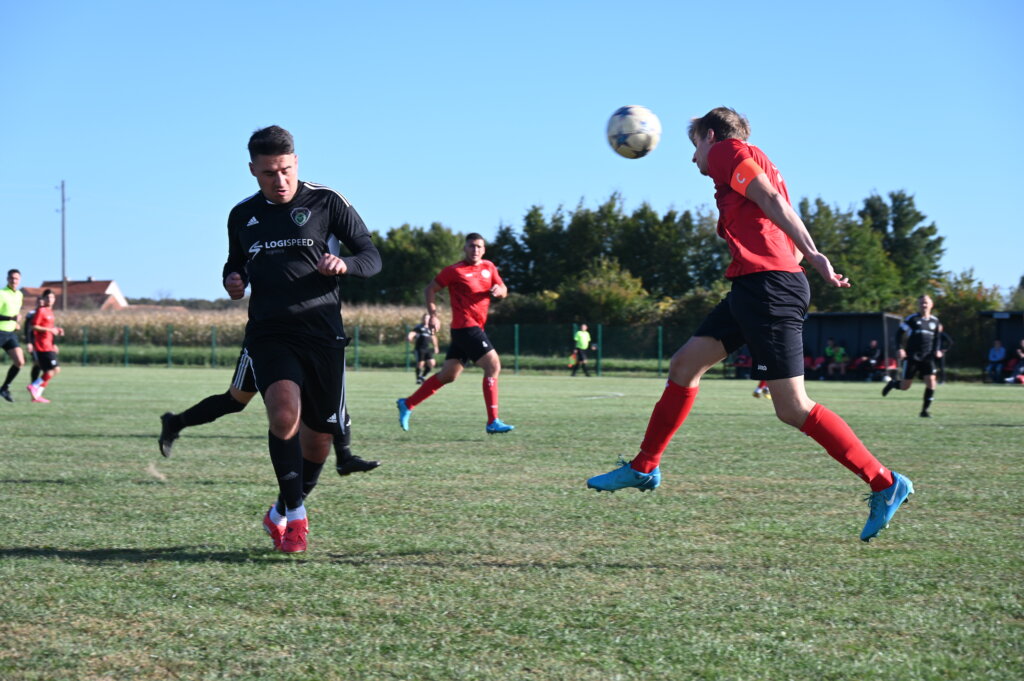 NOGOMET 2. ŽNL ISTOK Remi u Farkaševcu