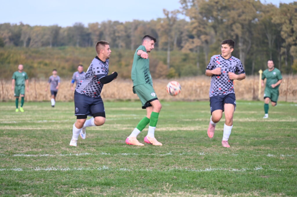 NOGOMET 2. ŽNL ISTOK Golijada u Novoj Kapeli, Croatia se vratila nakon 1:4