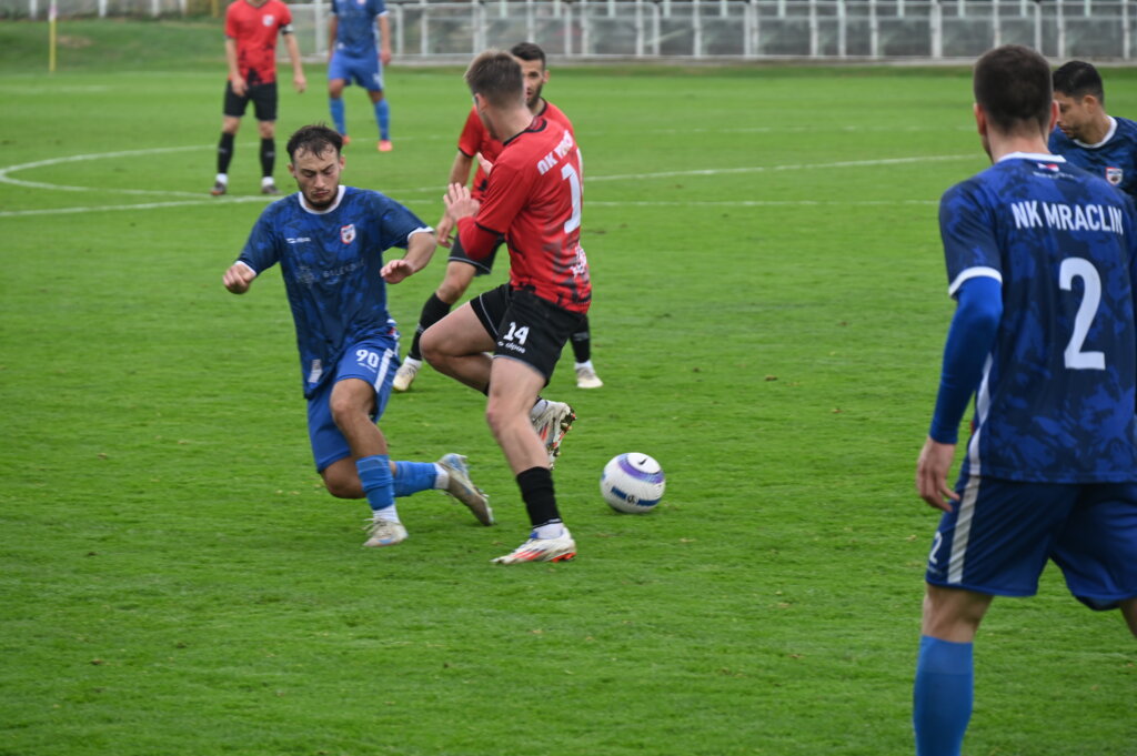 NOGOMET 4. NL Vrbovec uvjerljiv protiv Mraclina