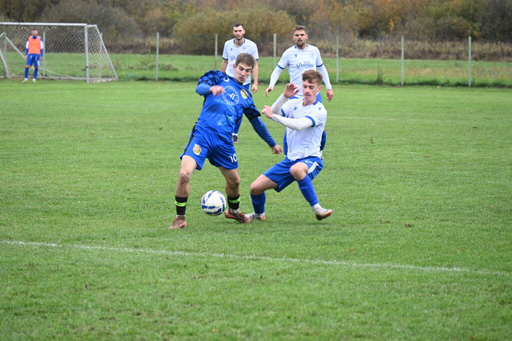 NOGOMET – PREMIER LIGA Bez pobjednika u susretu Lonje i Kloštra