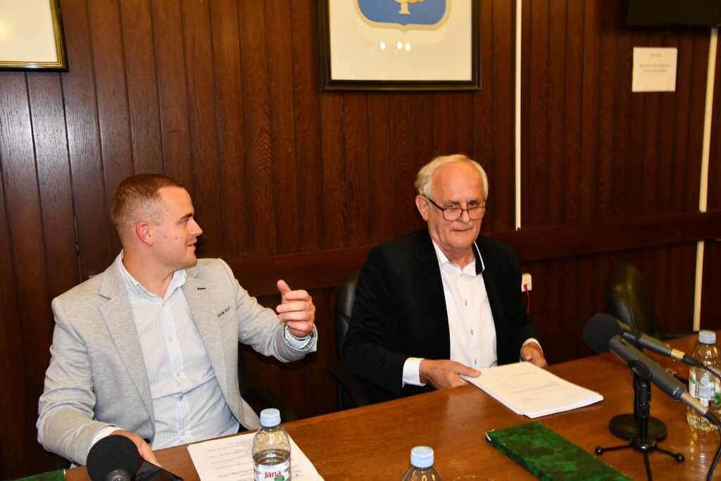 [VIDEO] Majdak poručio: Direktor gradskog radija ne može govoriti / Oporbeni vijećnici: Zašto se bojite rasprave o radiju?