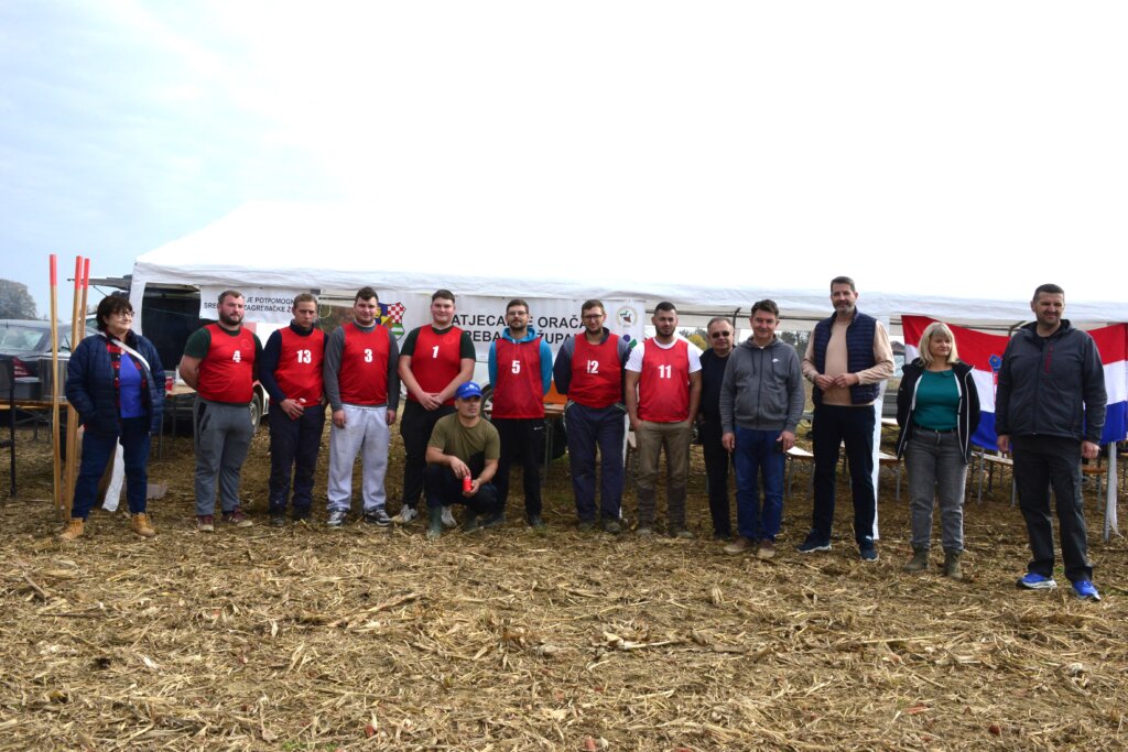 [FOTO/VIDEO] U Donjem Marinkovcu otvoreno 23. natjecanje orača Zagrebačke županije