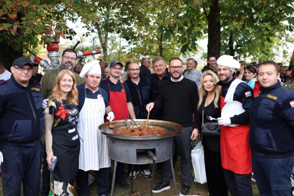 Gastro Turopolja ponovno okupio tisuće Velikogoričana na zajedničkom ručku