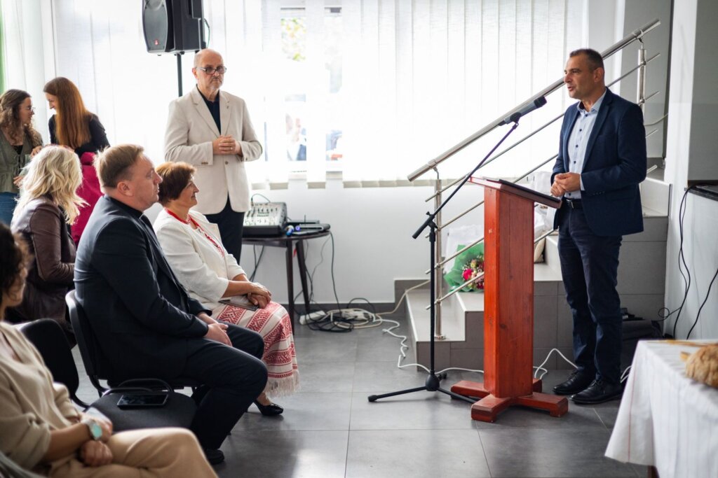 Img 61444c722e3429a7970789f807b0e88d V