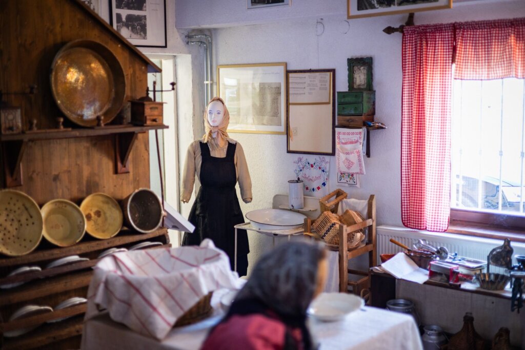 Img 6944d50a4185454e02d6ff8819e2a122 V