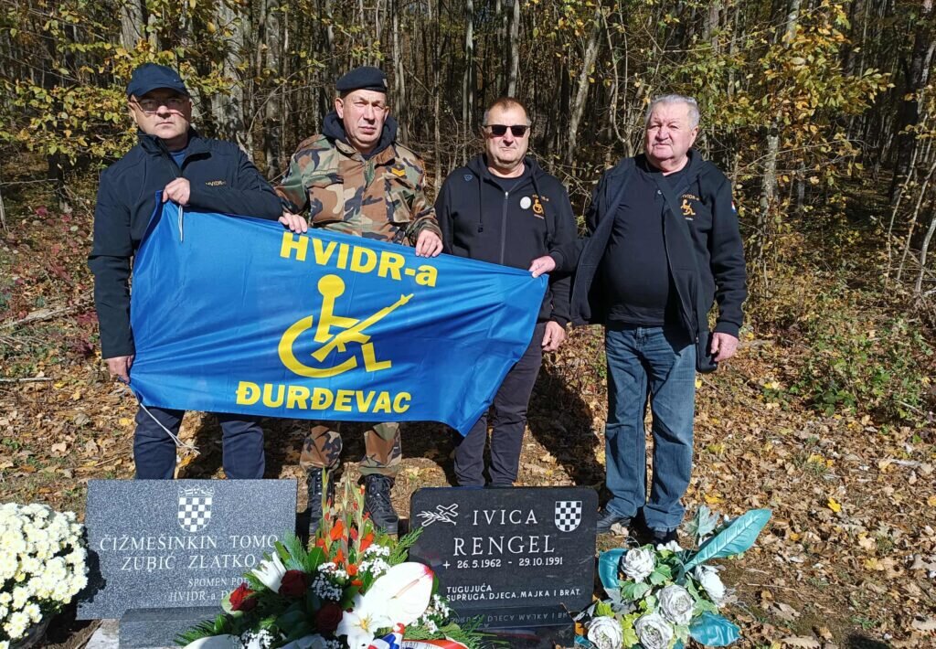 Trokut-Novska: članovi HVIDRA-e Đurđevac i 3. bojne 105. brigade položili vijence za poginule hrvatske branitelje