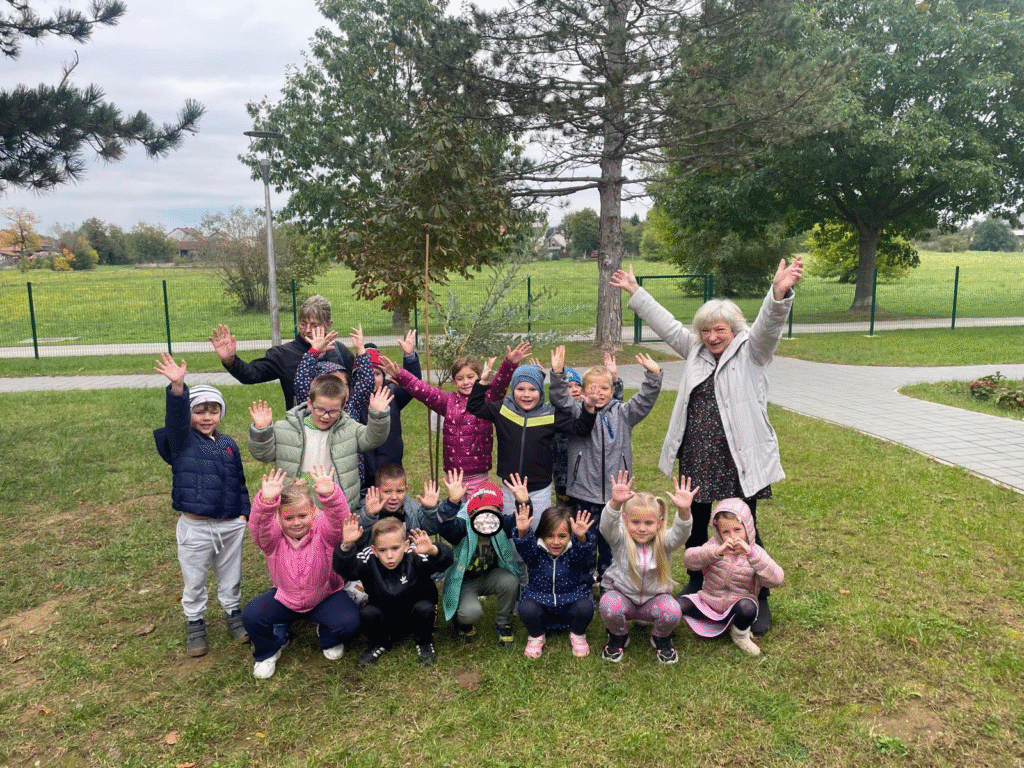 Mala srca za veliko drvo: Mravići Dječjeg vrtića Maslačak Đurđevac posadili Srećka