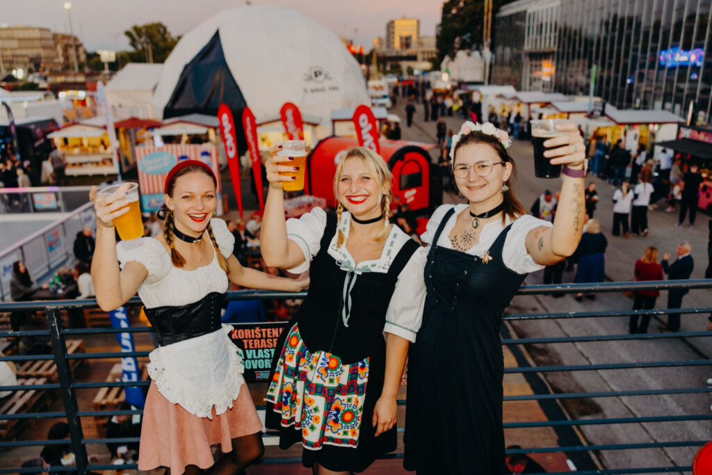 [FOTO/VIDEO] U Zagrebu krenuo Oktobeer Fest, najveći festival zabave u Hrvatskoj