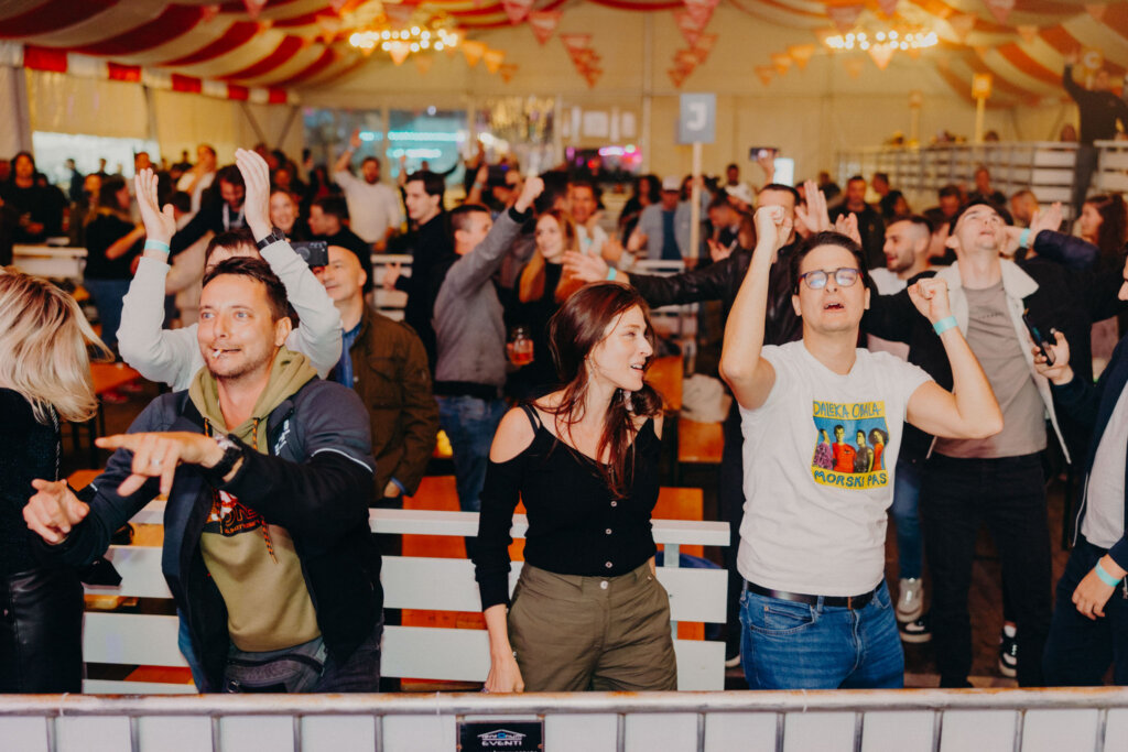 Oktobeer Fest Garantira Sjajnu Zabavu