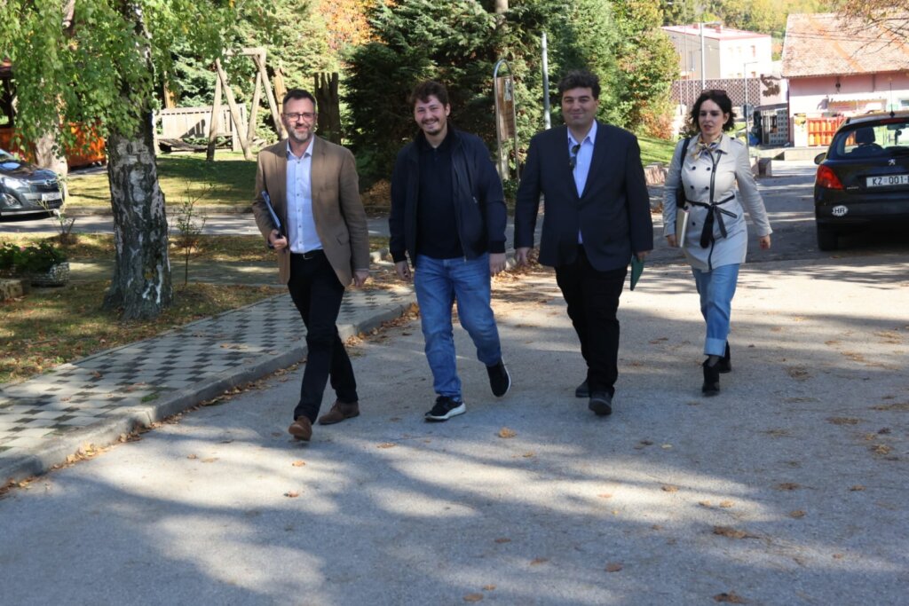 Photo 2025 10 28 16 29 53 2