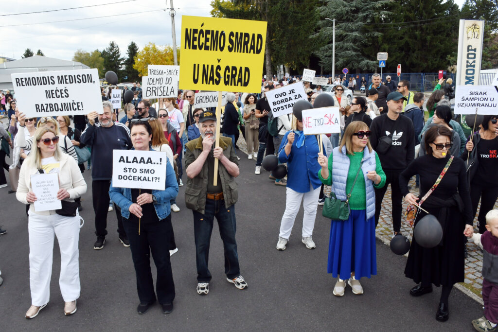 Sisak: Oko Tisuću Siščana Okupilo Se Na Prosvjedu Protiv Dovoza I Obrade Troske Iz Biljana Donjih