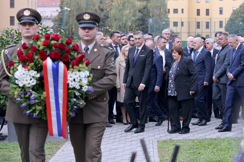 Zagreb: Povodom Obljetnice Pogibije General Bojnika Blage Zadre Položeni Vijenci Kod Biste U Saboru