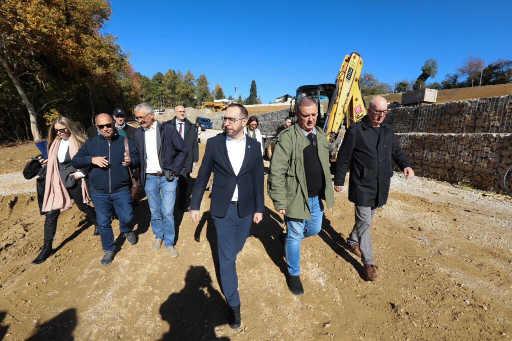 Tomašević obišao završne radove na sanaciji klizišta kod Ureda predsjednika RH