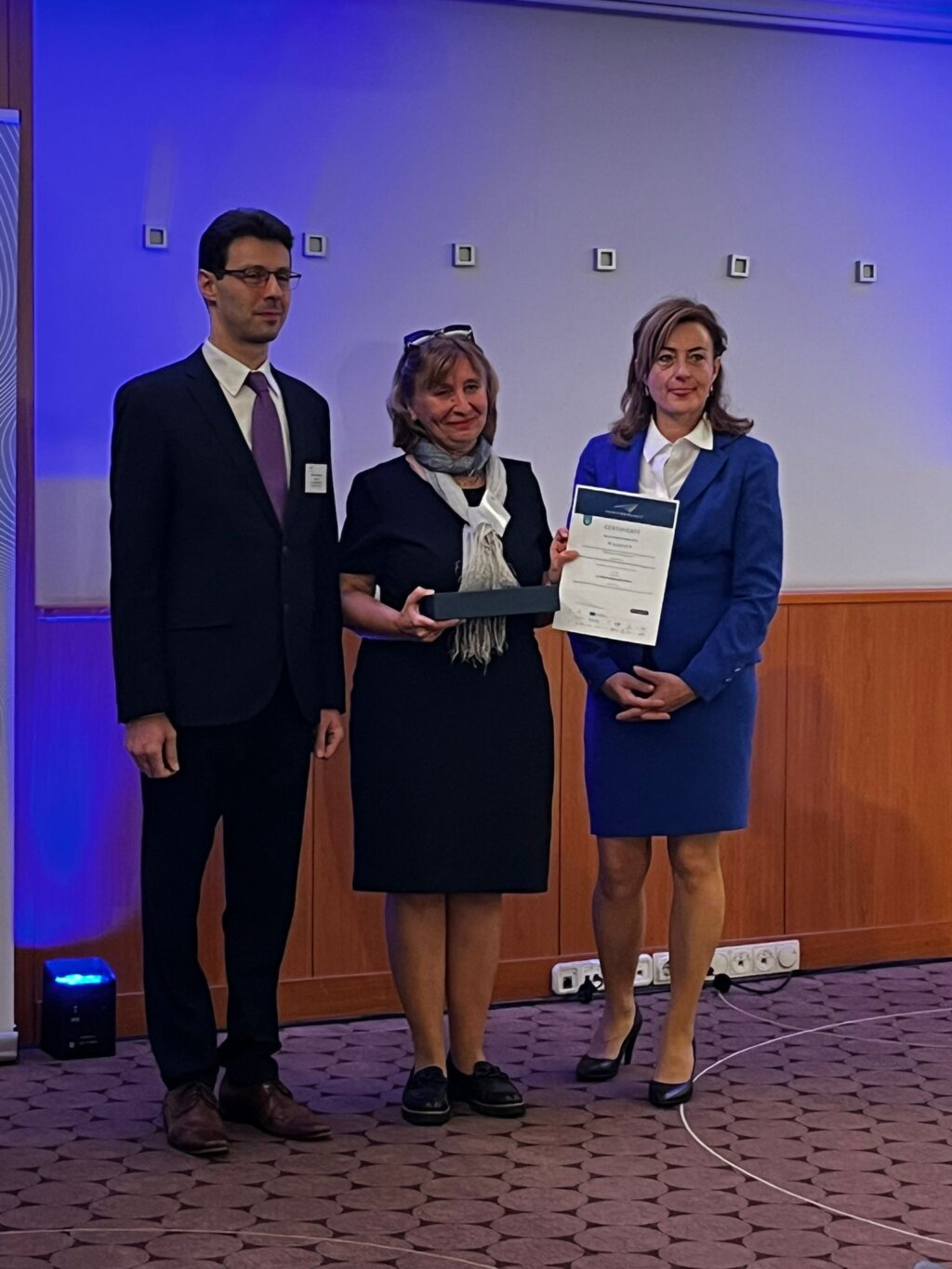 Prof. Vidaček Preuzima Nagradu