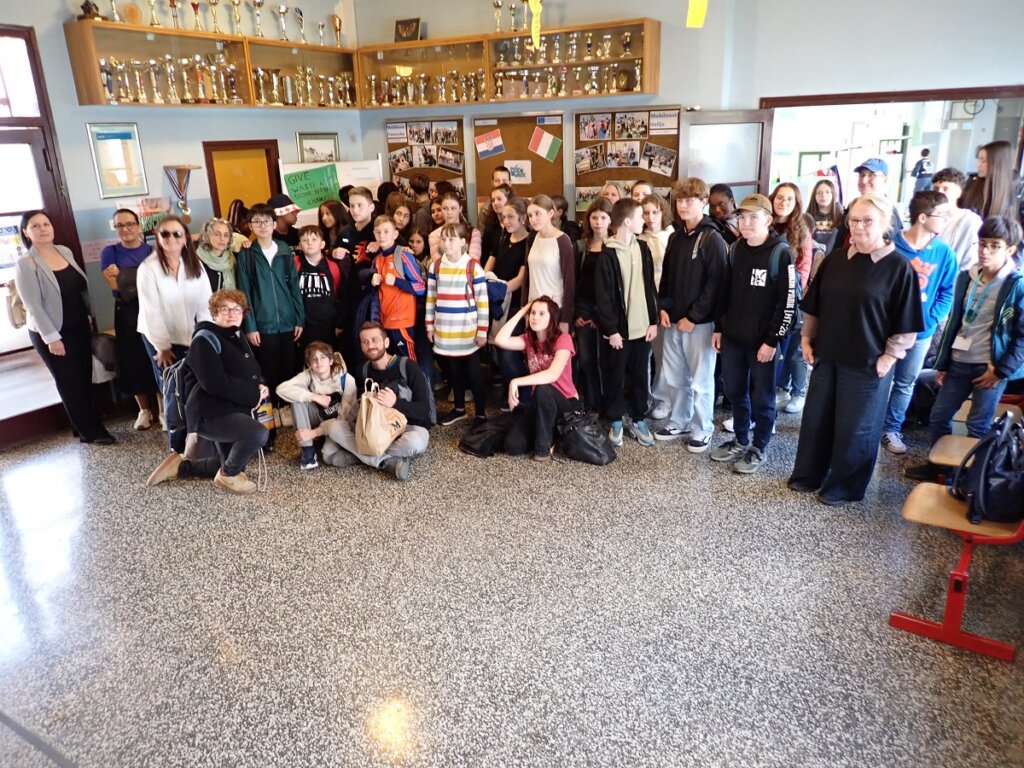 [FOTO] Učenici OŠ Sveti Petar Orehovec bili su domaćini učenicima Erasmus+ timova iz 6 zemalja