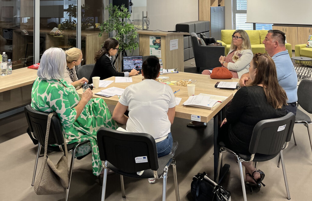 Udruga RODA održala dijalog s ključnim dionicima Koprivničko-križevačke županije na temu suvremenih izazova roditeljstva