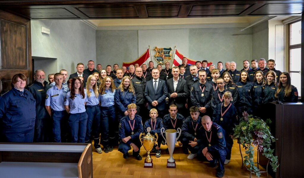[FOTO] Upriličen prijem za predstavnike vatrogasnih društava koji su sudjelovali na državnim natjecanjima – posebne čestitke upućene prvacima mladeži DVD-a Novi Marof i članovima JVP-a Varaždin