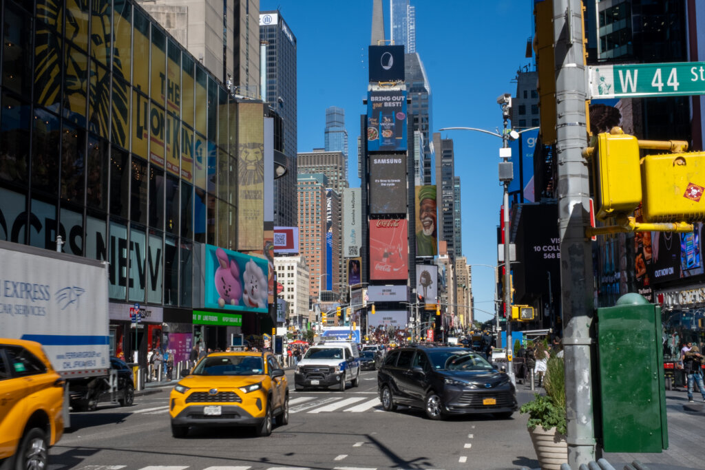 Vegeta Zasjala Na Times Squareu (2)