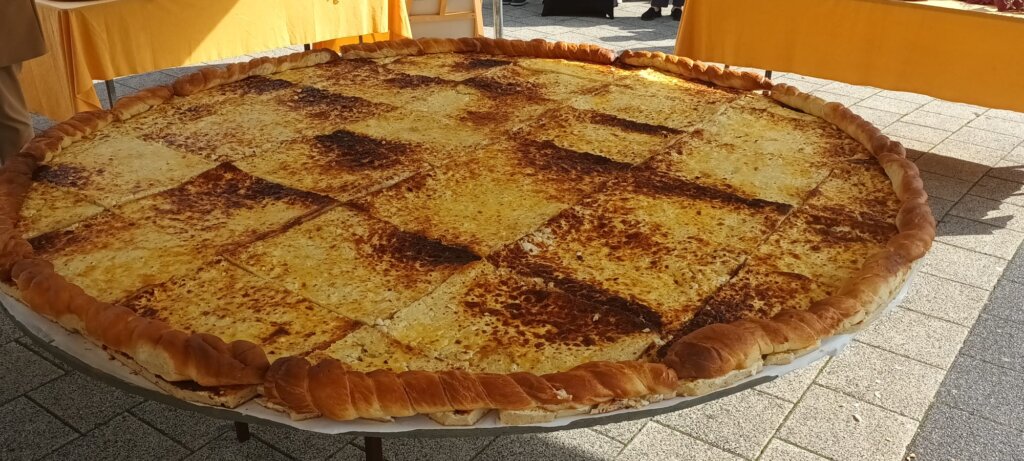 Održan Dan okusa Vrbovečke pere, ispečena pera od dva metra