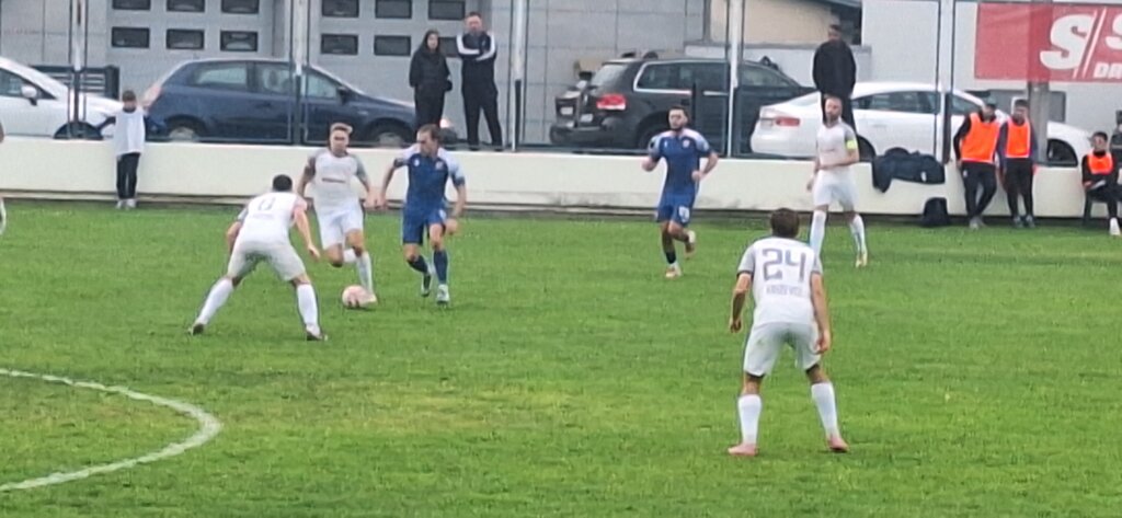 NOGOMET – SUPERSPORT 2. NL Radnik Križevci s igračem manje do boda na gostovanju kod Trnja