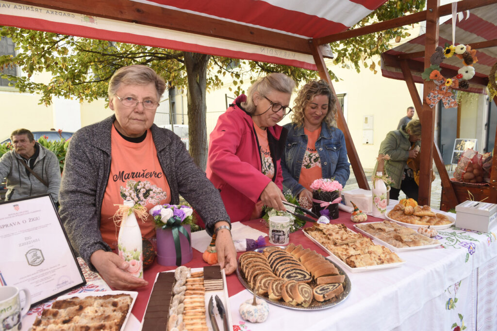 Mirisi tradicije i snaga ruralnog života ispunili varaždinski Franjevački trg, održana manifestacija „Ženska kreativnost u ruralnom životu“