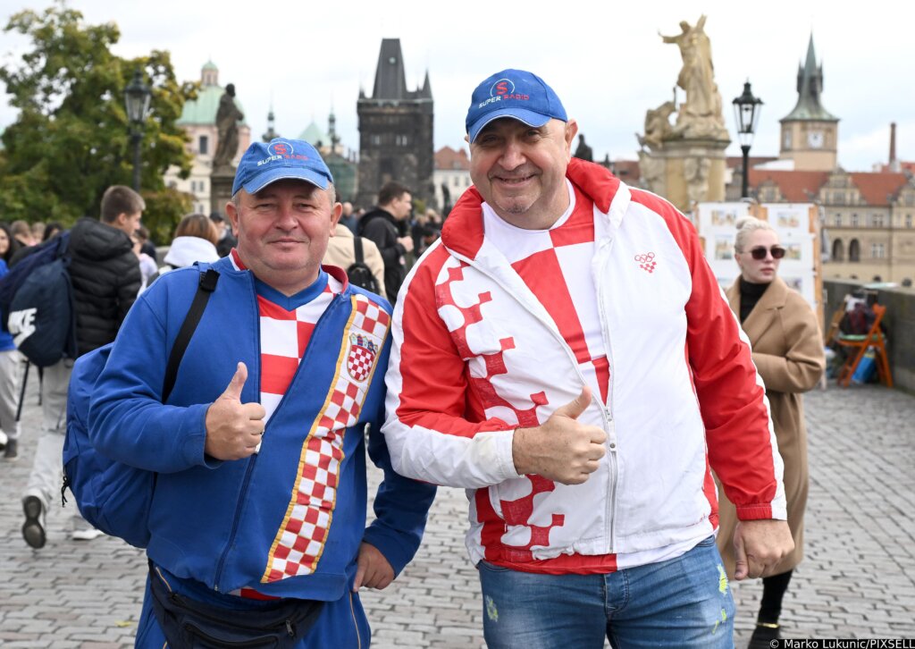 Brojni hrvatski navijači u Pragu