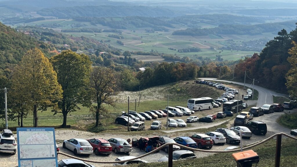 Kalnik prepun turista, sportaša i rekreativaca – traži se parkirno mjesto više