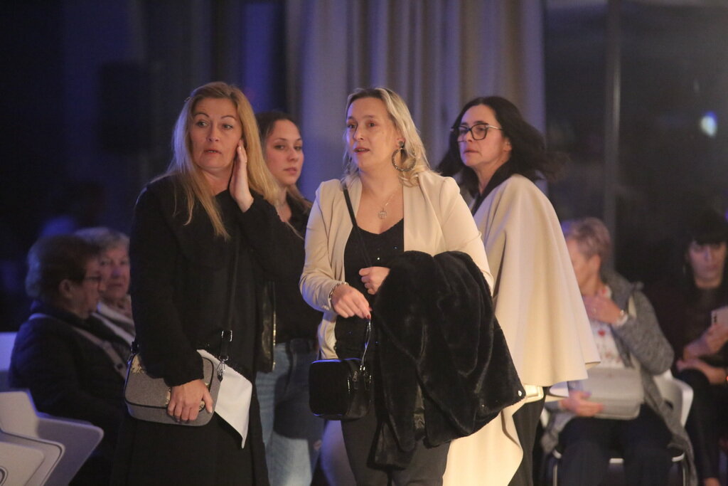 Modna Revija 2025 02