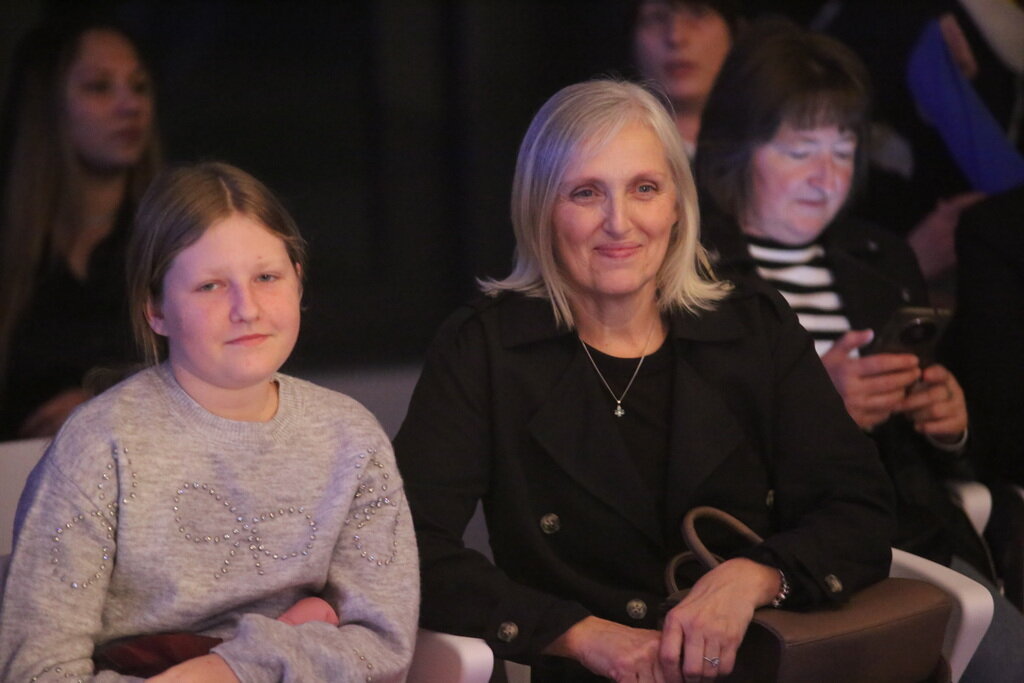 Modna Revija 2025 06