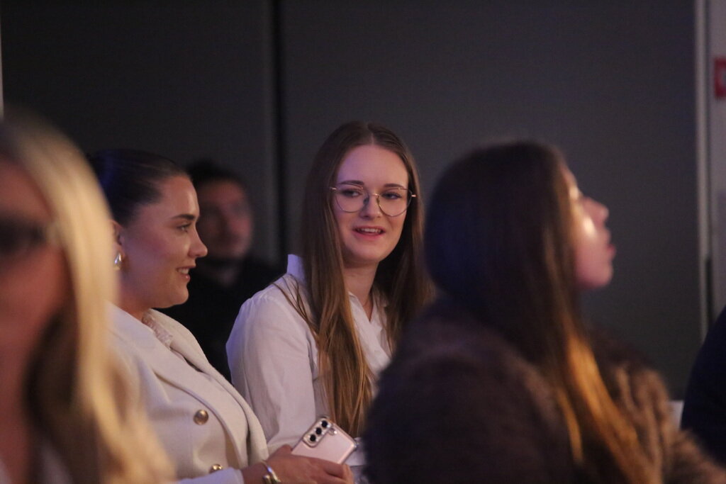 Modna Revija 2025 10