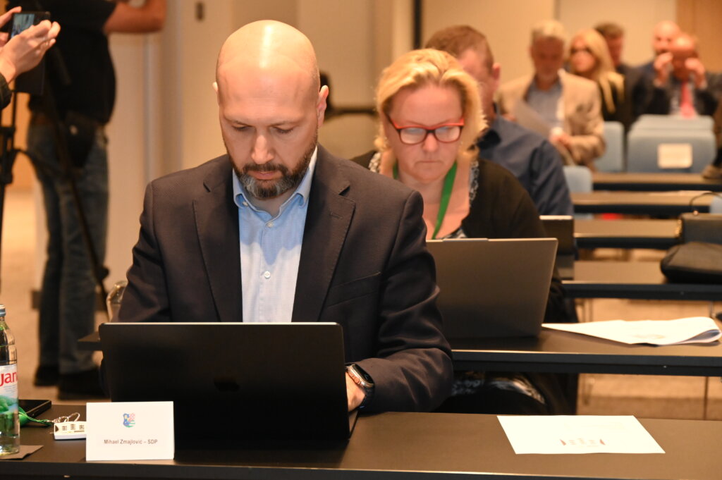 Sjednica Zg 1393 (3)