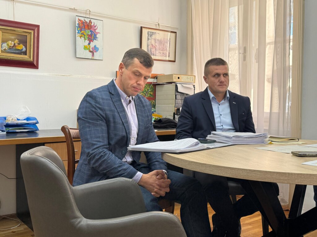 PROPALA I ČETVRTA SKUPŠTINA RADIJA Katanović stigao s odvjetnikom, nije digao ruku za predloženi dnevni red, sazvane nove dvije skupštine