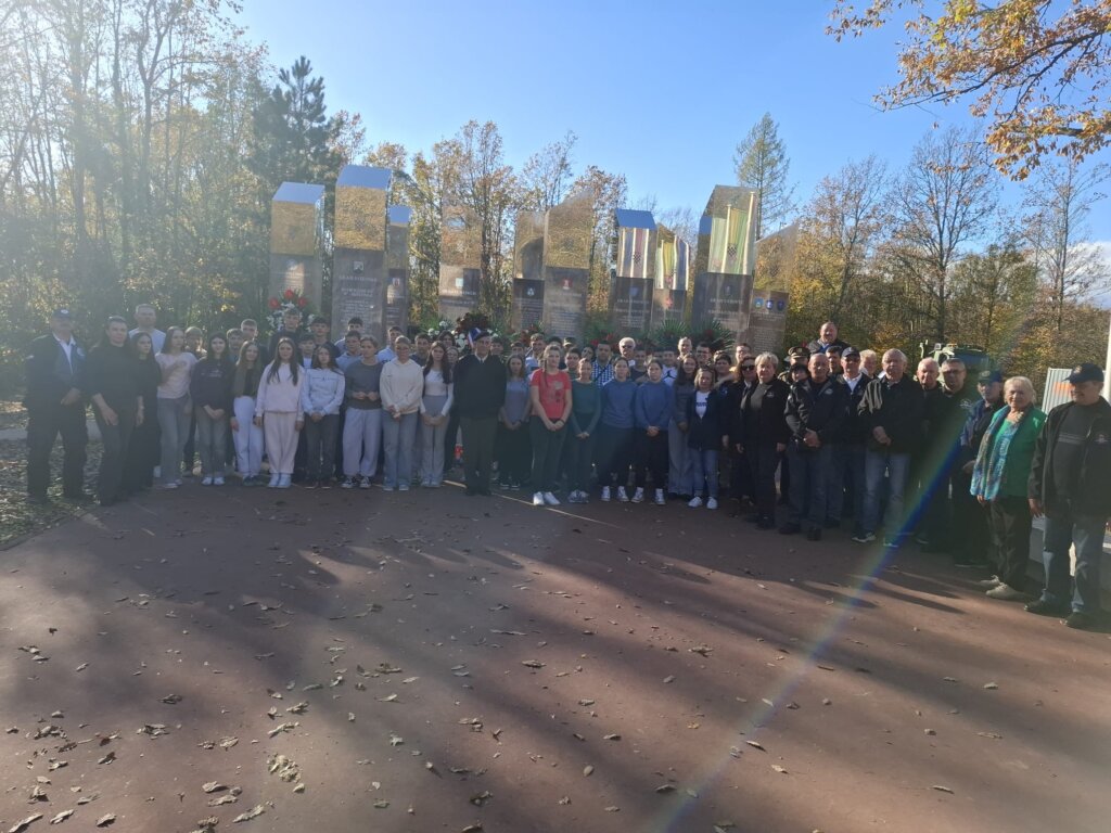 Hrvatski časnički zbor Vrbovec organizirao odlazak na spomen  područje Trokut – Novska