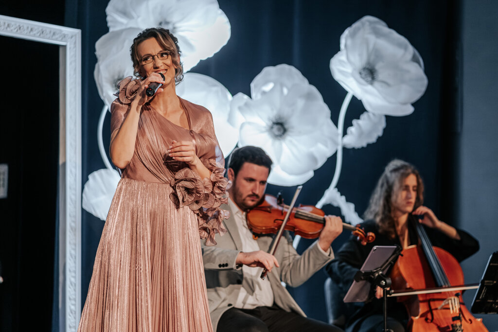 [FOTO] Slađana Novak u Vrbovcu održala koncert “Vremeplov srca” 
