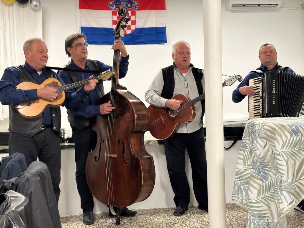 105bb910 82d5 4d4b 8064 D6e56288781f