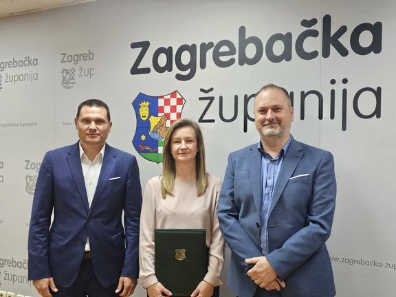 20251104 093518.jpg 648x432 Q85 Subsampling 2