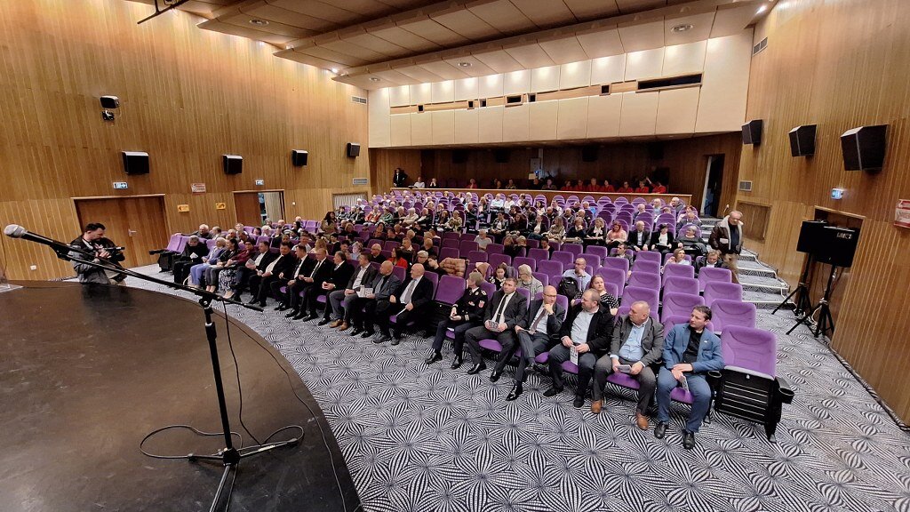 20251113 181449 1024x576