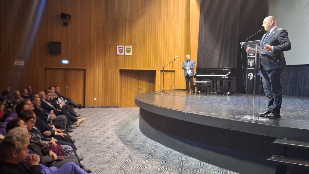 20251113 203042 1024x576