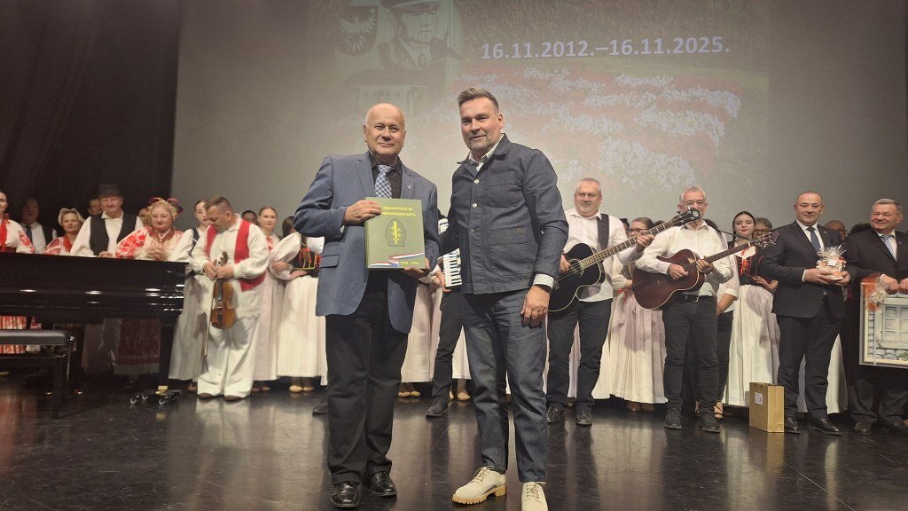 20251113 205707 1024x576 (1)