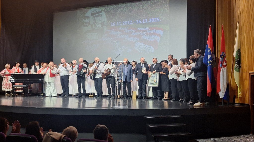 20251113 210032 1024x576 (1)