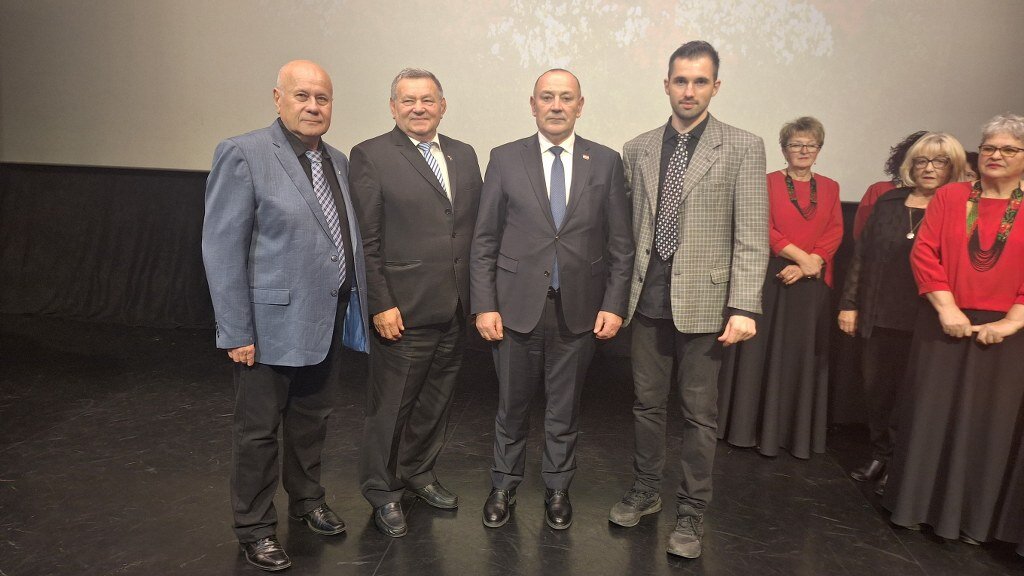 20251113 210626 1024x576 (1)