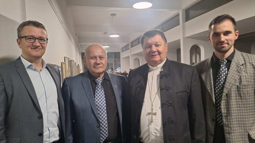 20251113 220025 1024x576