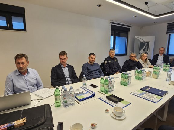 20251114 101318.jpg 648x432 Q85 Subsampling 2